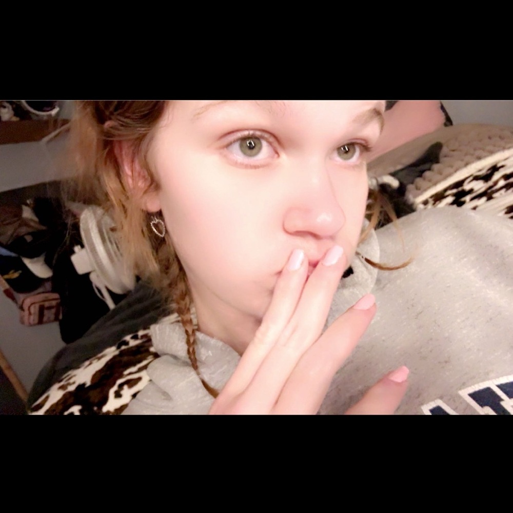 Meet your Posher, Leah